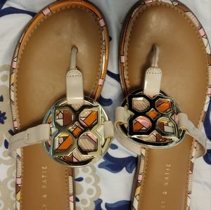 Kelly & Katie thong sandals